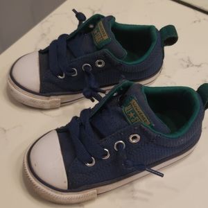 Little boys size 7 blue converse chuck taylors